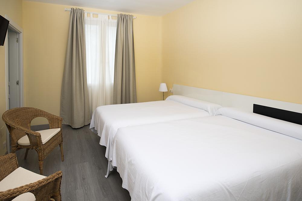 Hotel Valle Del Oja Касаларейна Екстериор снимка