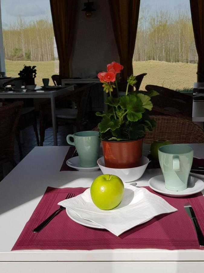 Hotel Valle Del Oja Касаларейна Екстериор снимка